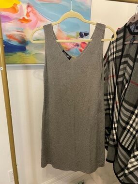 Escada Gray V-Neck Sleeveless Shift Dress Size 38‎ date night going out sexy